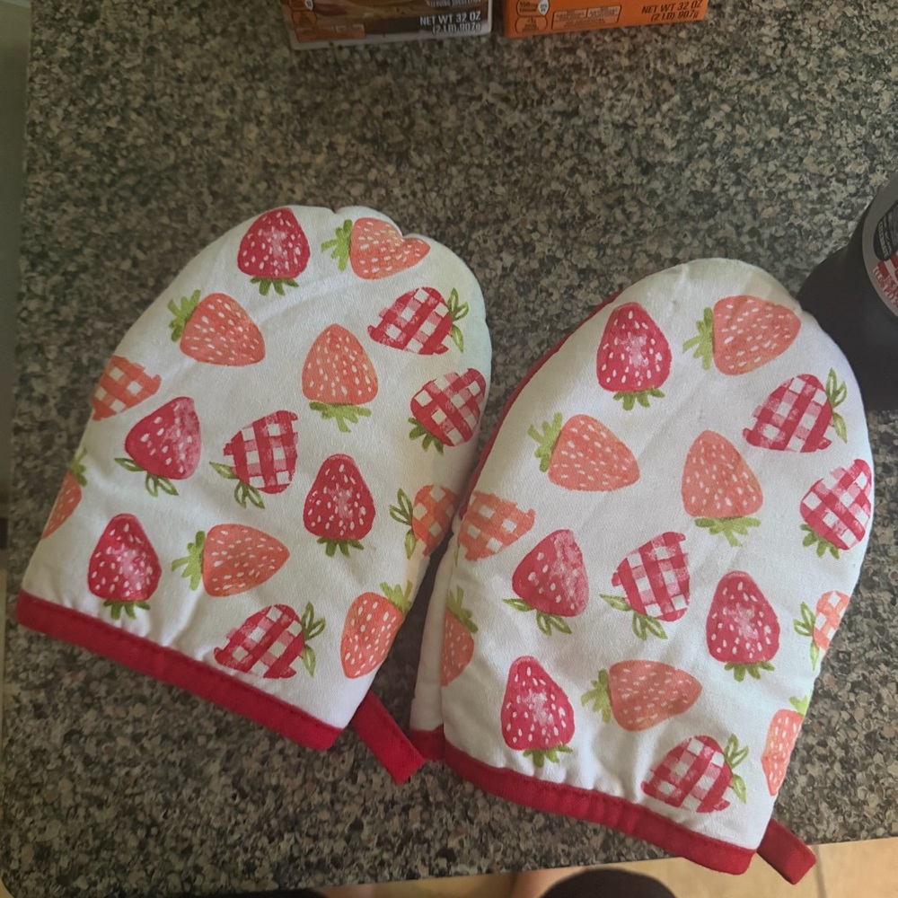 Martha Stewart strawberry oven mitts